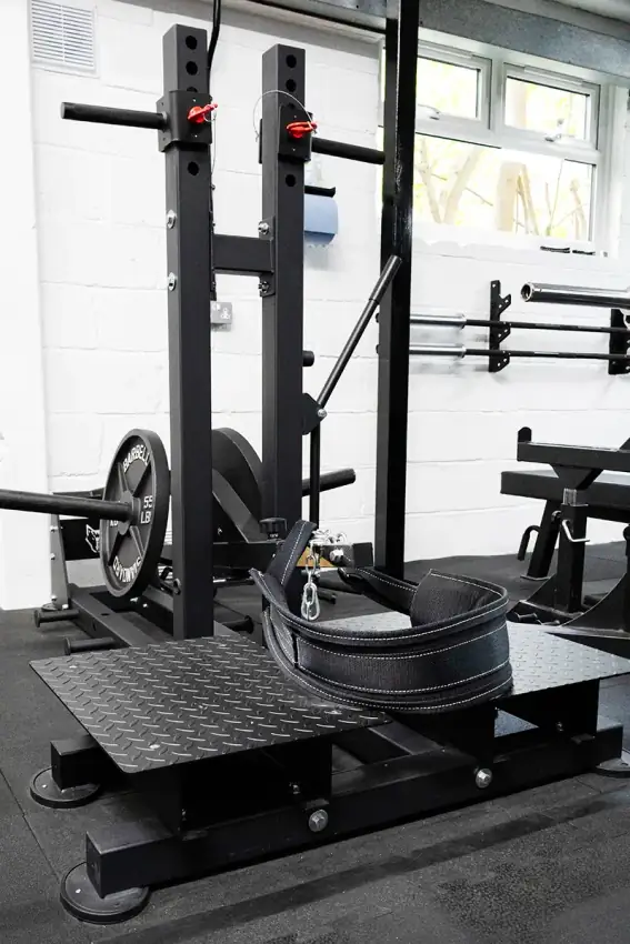 Belt squat machine at Sportive Tricks gym